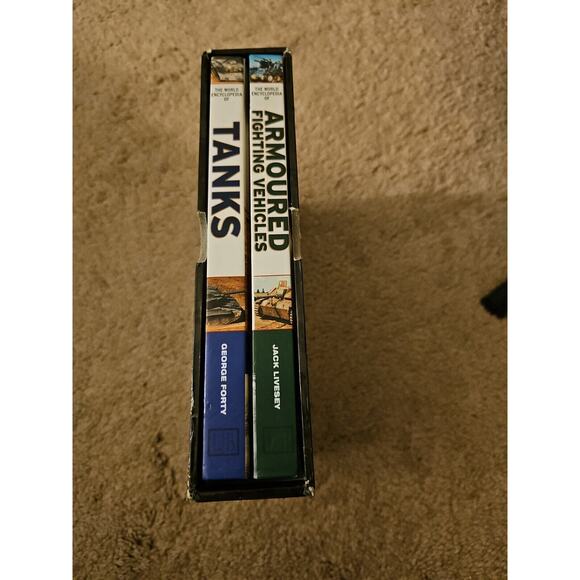 A Complete Illustrated Guide to Tanks & Armored Fighting Vehicles Book Set - Picture 3 of 16